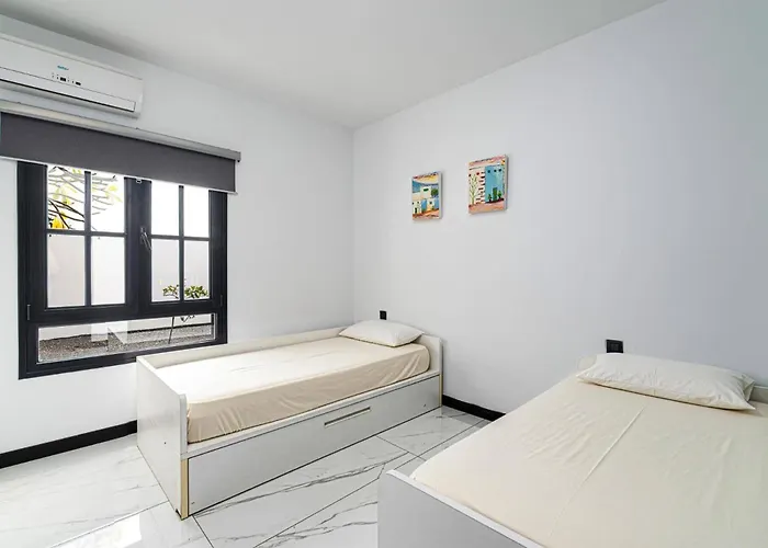 Mango Lanzarote By 普拉亚布兰卡